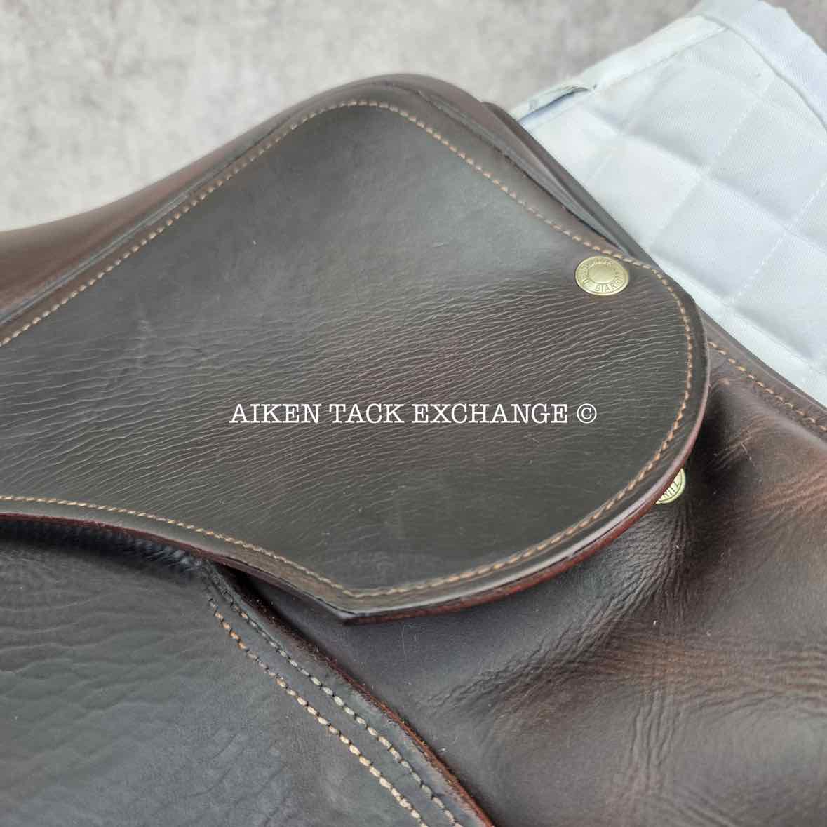 2015 Devoucoux Oldara Close Contact Jump Saddle, 17.5" Seat, 3 Flap, Medium Wide Tree, D3D Panels, Full Buffalo Leather