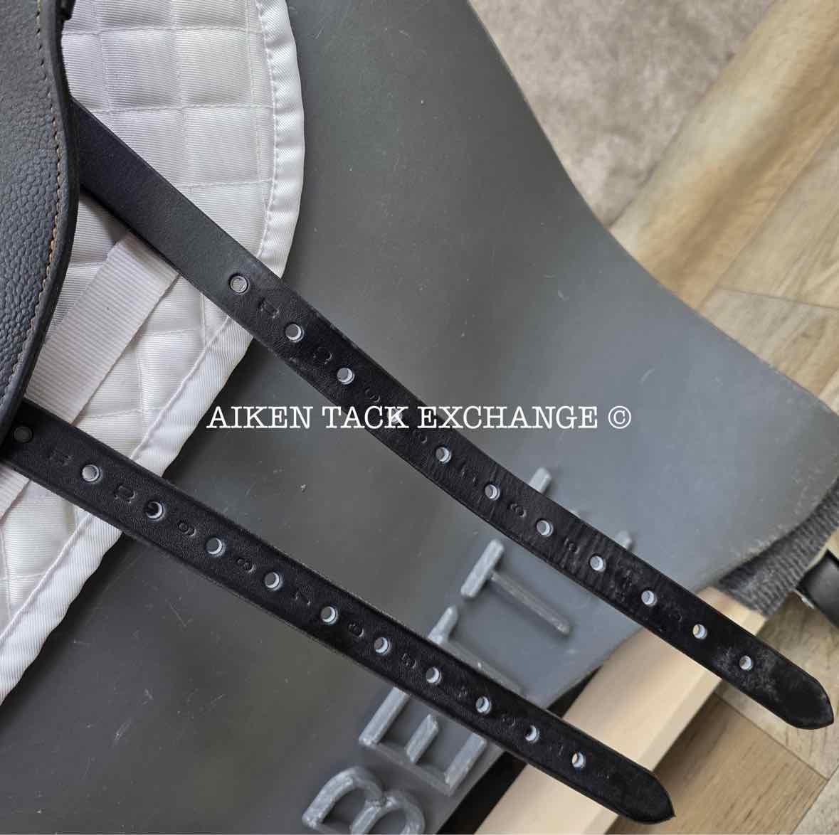 **SOLD** 2019 Custom Saddlery Icon Alpha Monoflap Dressage Saddle, 17.5" Seat, Adjustable Tree, Wool Flocked Panels
