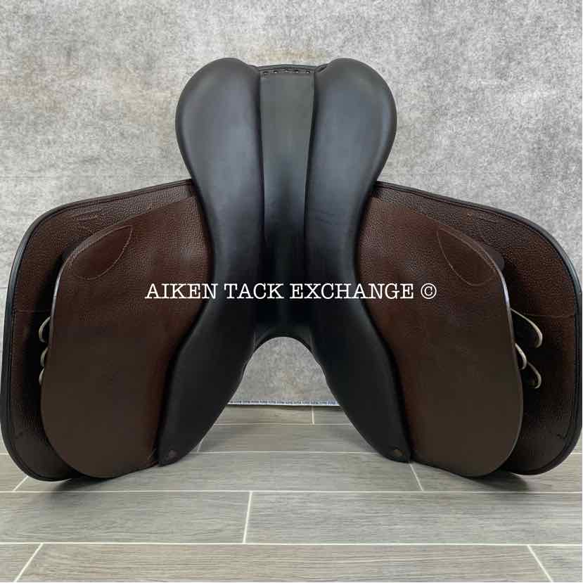 2023 Childeric FLP Close Contact Jump Saddle, 18" Seat, 2 3/4 Flap, M/MW Tree, Foam Panels, Full Buffalo Leather