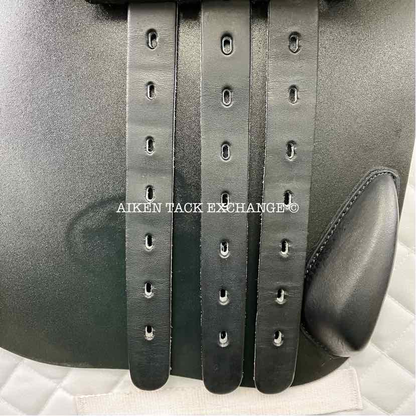 2023 MacRider Grand Prix Pro Jump Saddle, 17" Seat, Medium Wide Tree, Wool Flocked Panels