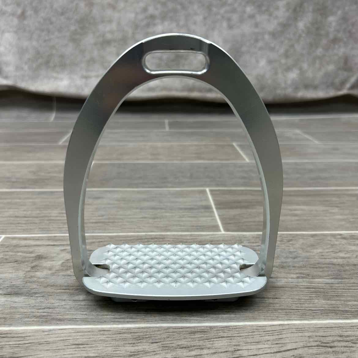 Tech Equestrian Inc. Size 4.5" Silver English Stirrup Irons