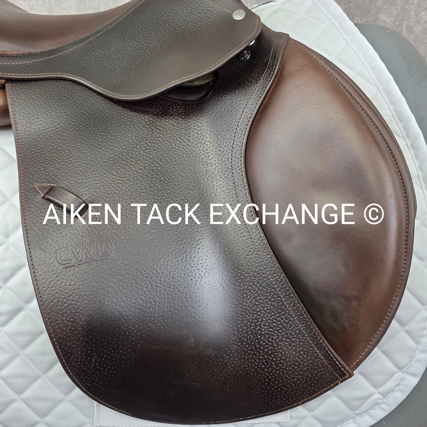 **SOLD** 2012 CWD SE02 Close Contact Jump Saddle, 16.5" Seat, 2L Flap, Medium Tree, Foam Panels
