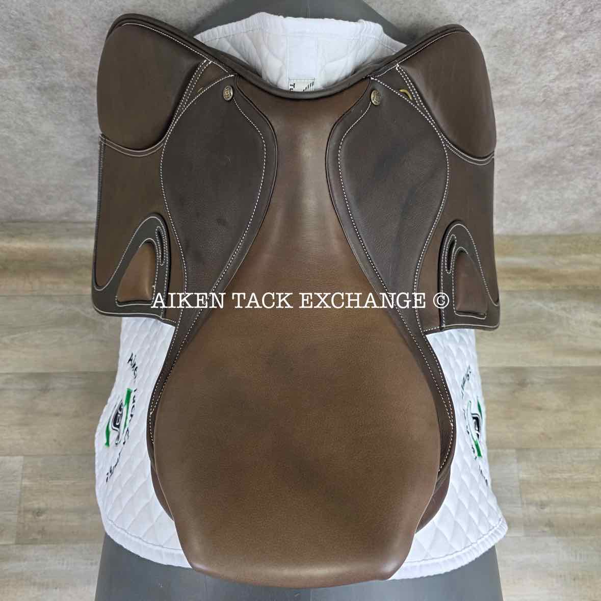 HDR - Henri de Rivel Evolution IGP Close Contact Jump Saddle, 18" Seat, Adjustable Tree - Changeable Gullet, Foam Panels