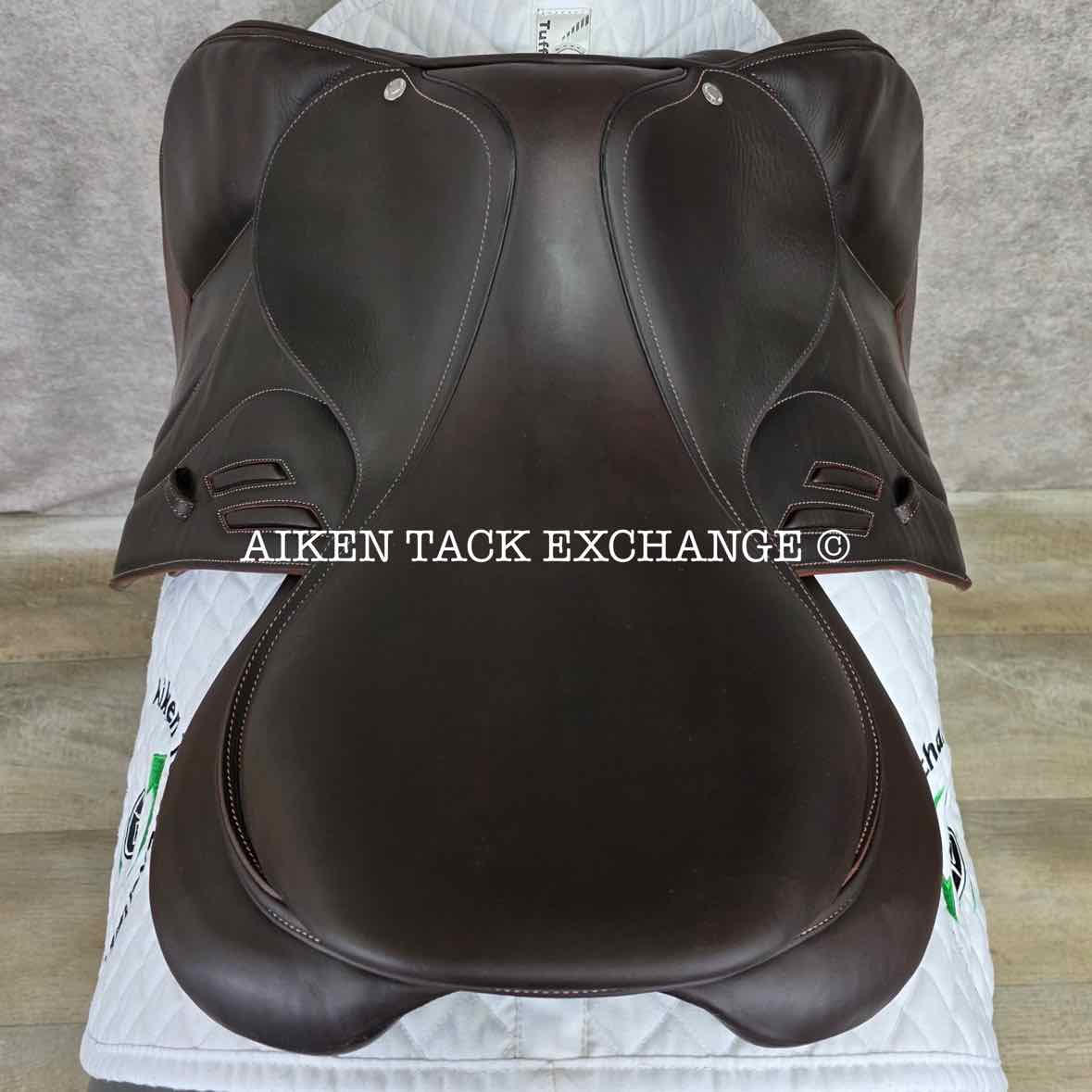 2017 Devoucoux Biarritz Lab Close Contact Jump Saddle, 17.5" Seat, 2A Flap, Medium Wide Tree, D3D Panels, Full Buffalo Leather