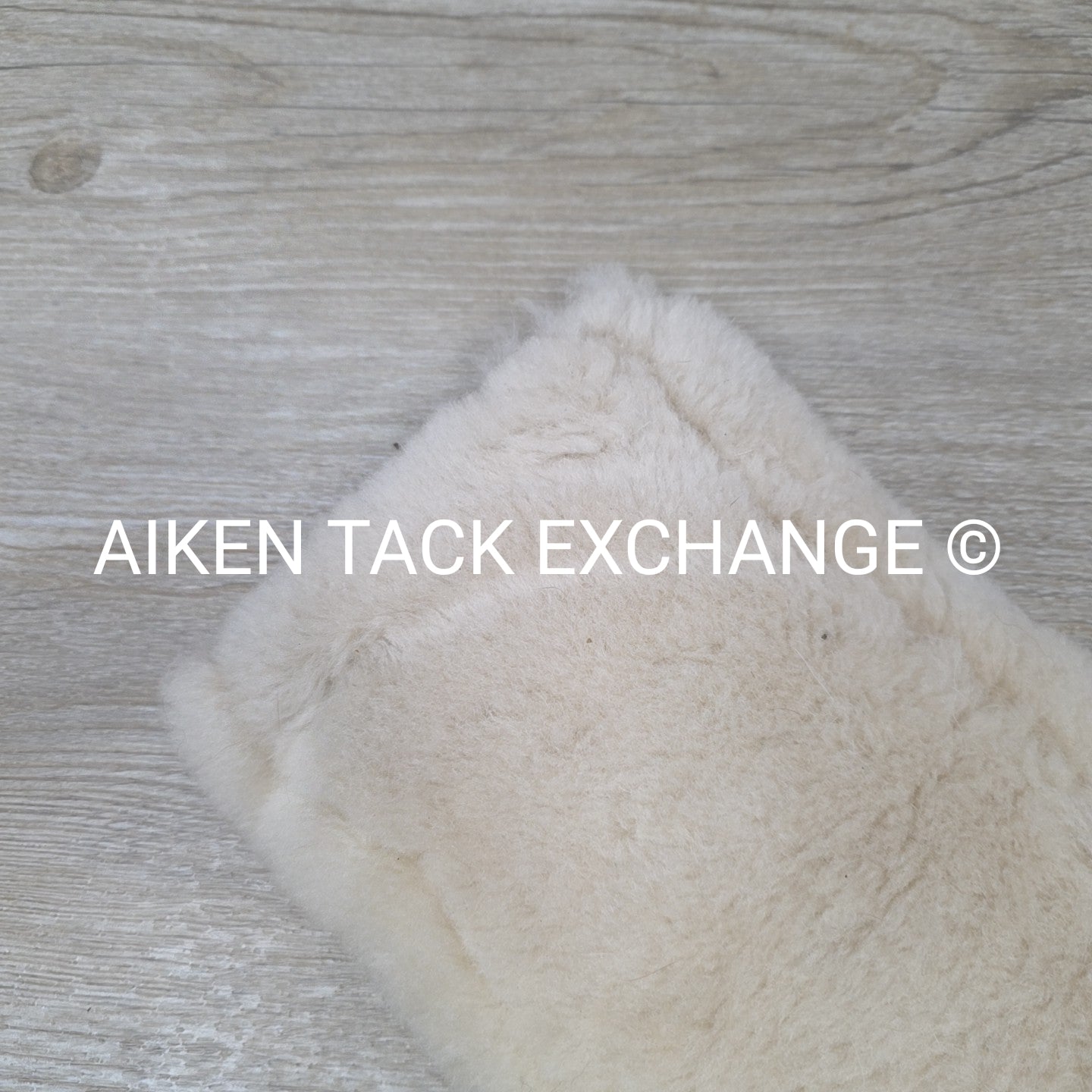 Total Saddle Fit Sheepskin Girth Cover, White, Size Large (28 - 30)