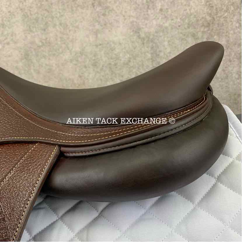 2022 CWD SE01 Close Contact Jump Saddle, 17.5" Seat, 3L Flap, Medium Tree, Foam Panels