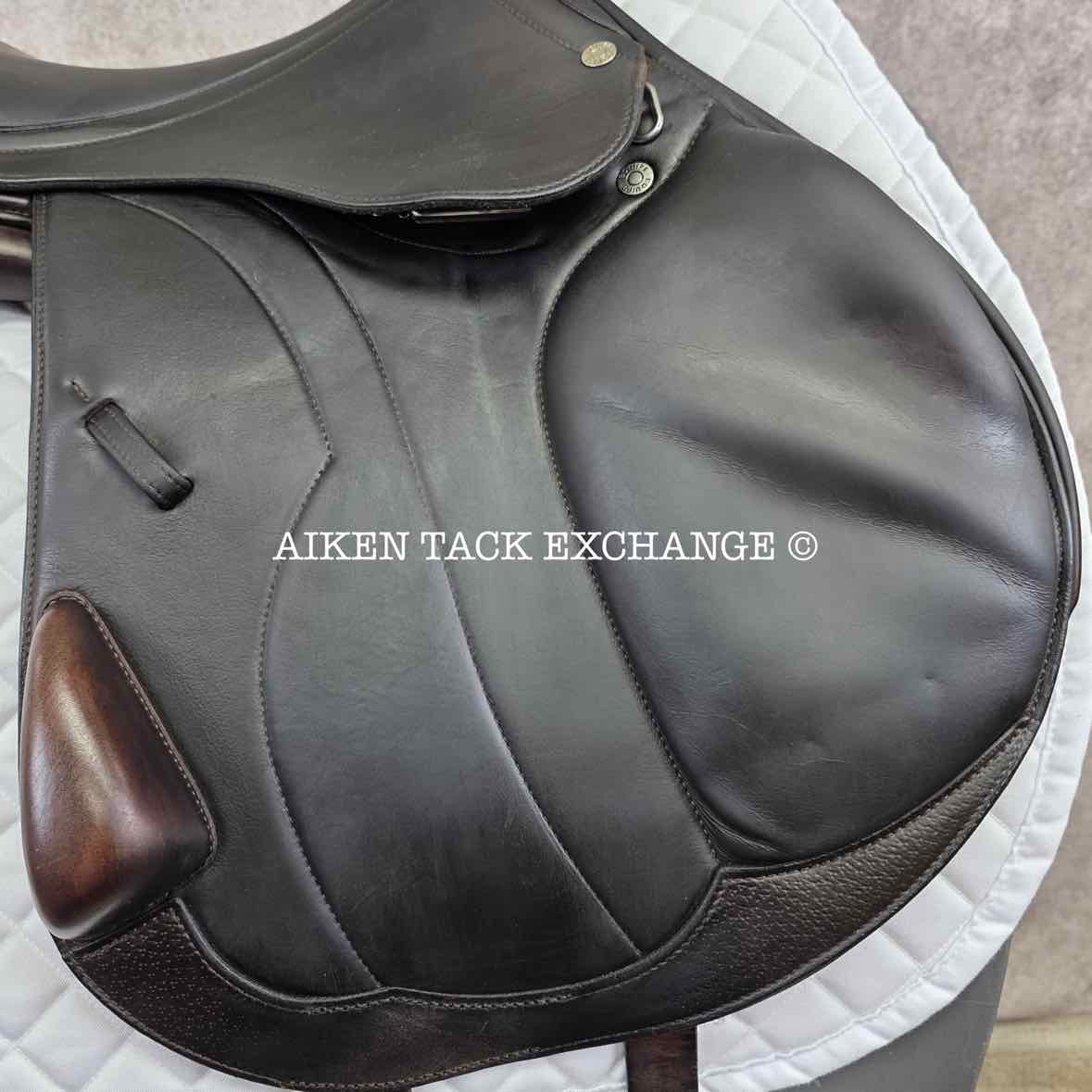 **SOLD** 2017 Equipe Synergy Monoflap Jump Saddle, 17.5" Seat, Medium Wide Tree, Foam Panels