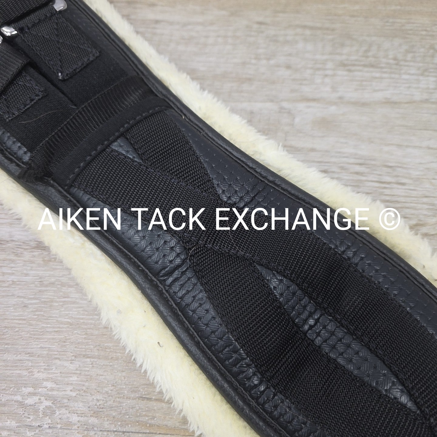 Lettia Memory Foam Sherpa Fleece Clik Dressage Girth, Black, 22"