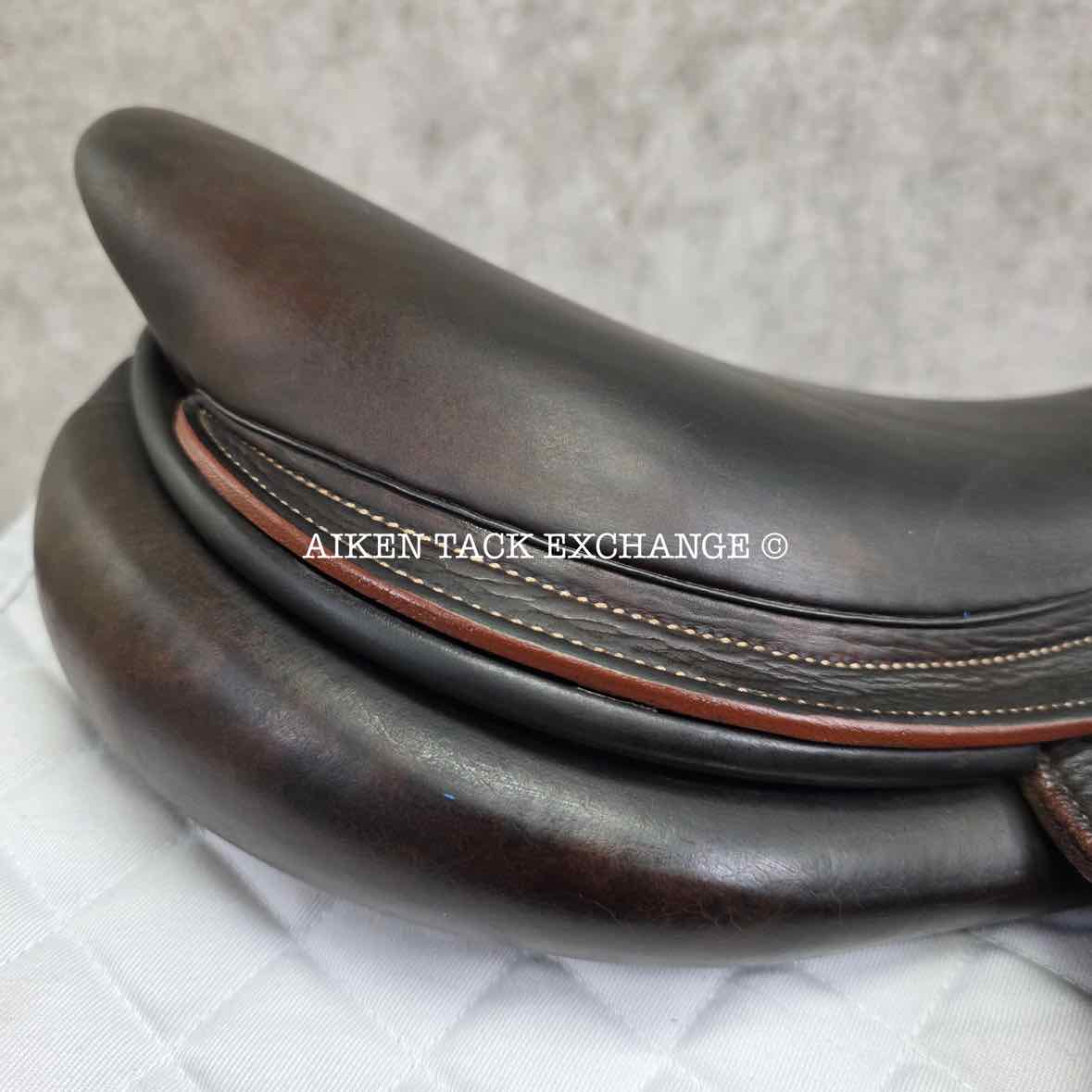 2011 Voltaire Palm Beach Close Contact Jump Saddle, 17.5" Seat, 2A Flap, Medium Wide Tree, PRO Panels, Full Buffalo Leather