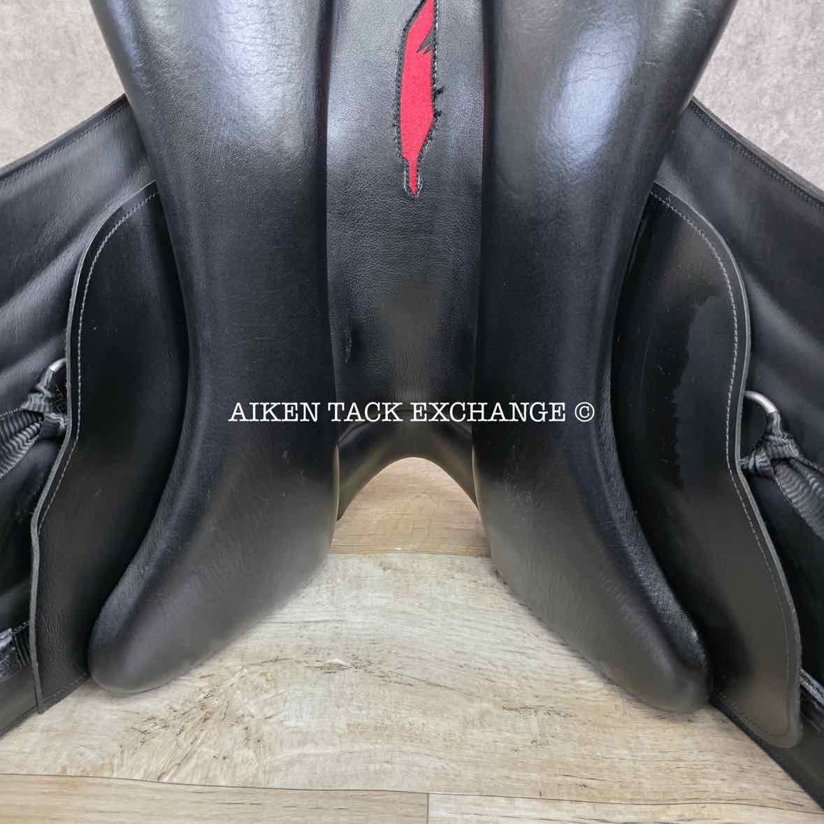 2020 Aviar Raavun 1.0 Monoflap Dressage Saddle, 18.5" Seat, Adjustable Tree, Foam Panels