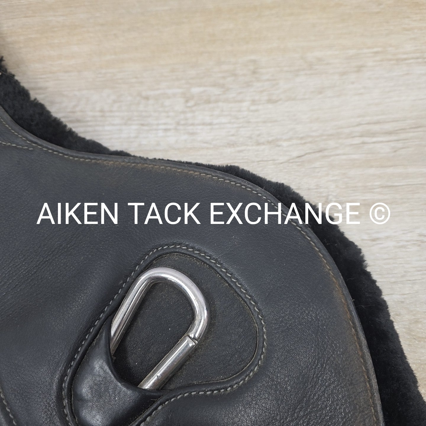 LeMieux Arika Simuwool Contour Long Girth, Black, 52"