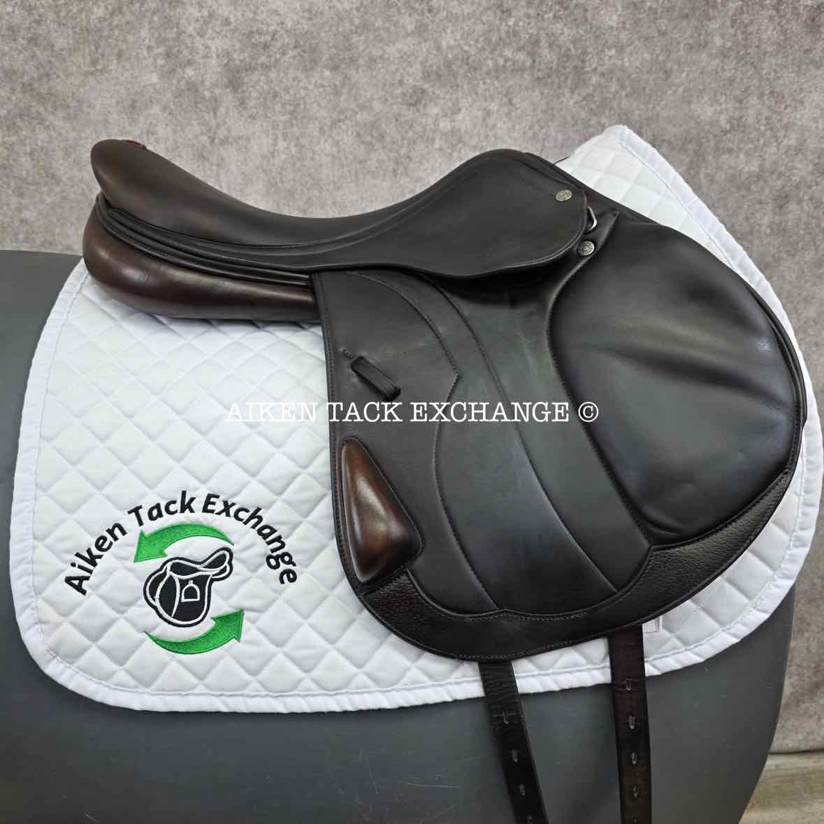 **SOLD** 2017 Equipe Synergy Monoflap Jump Saddle, 17.5" Seat, Medium Wide Tree, Foam Panels