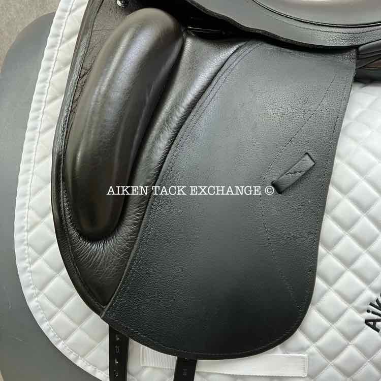**SOLD** 2017 Custom Saddlery Advantage R Monoflap Dressage Saddle, 18" Seat, Short Flap, Adjustable Tree, Wool Flocked Panels