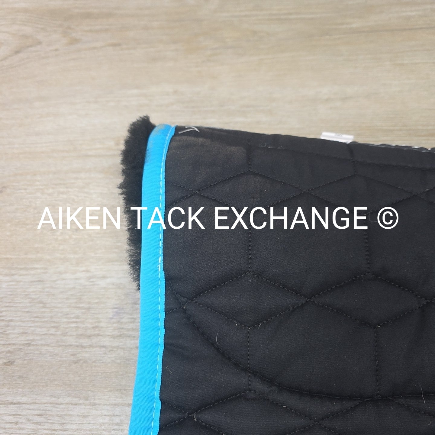 Mattes Dressage Trekking Saddle Pad with Sheepskin, Size Medium