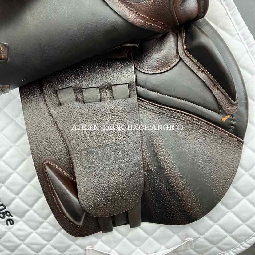 2018 CWD SE03 Close Contact Jump Saddle, 17.5" Seat, 3L Flap, Medium Wide Tree, Foam Panels