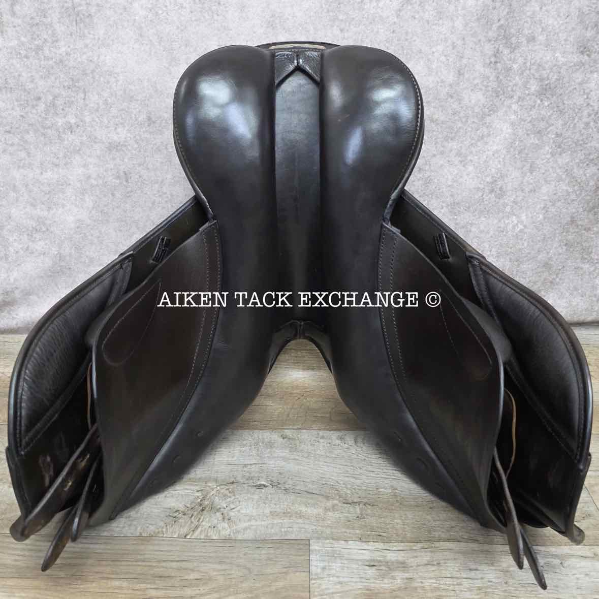 **SOLD** 2010 Black Country Maelstrom Jump Saddle, 17.5" Seat, Medium Tree, Wool Flocked Panels