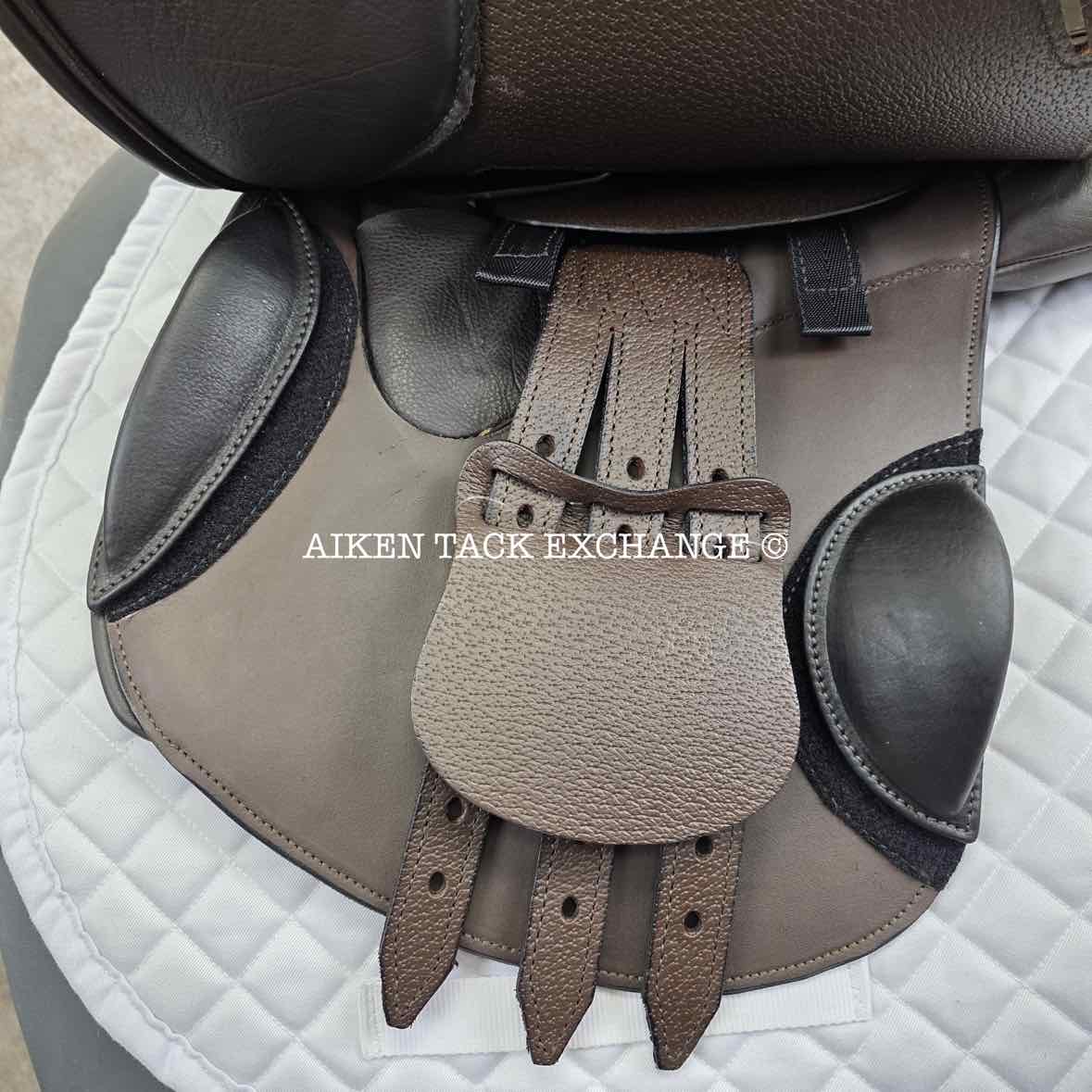 **SOLD** Royal Heritage Stella Jump Saddle, 18" Seat, Adjustable Tree - Changeable Gullet, Wool Flocked Panels