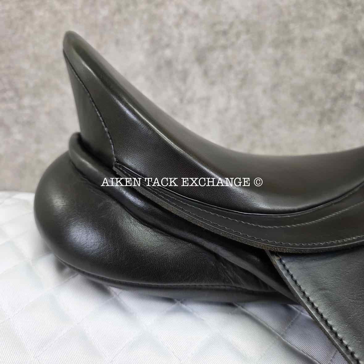 2007 Bates Caprilli Dressage Saddle, 17" Seat, Adjustable Tree - Changeable Gullet, Wool Flocked Panels