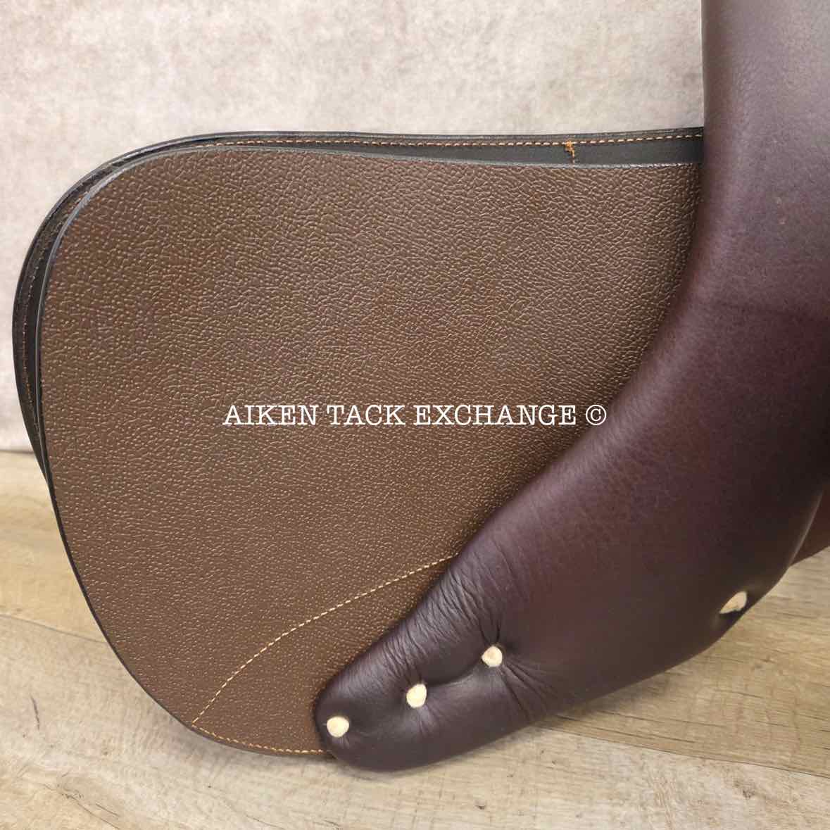 HDR - Henri de Rivel Memor-X Close Contact Jump Saddle, 15.75" Seat, X-Wide Tree, Foam Panels