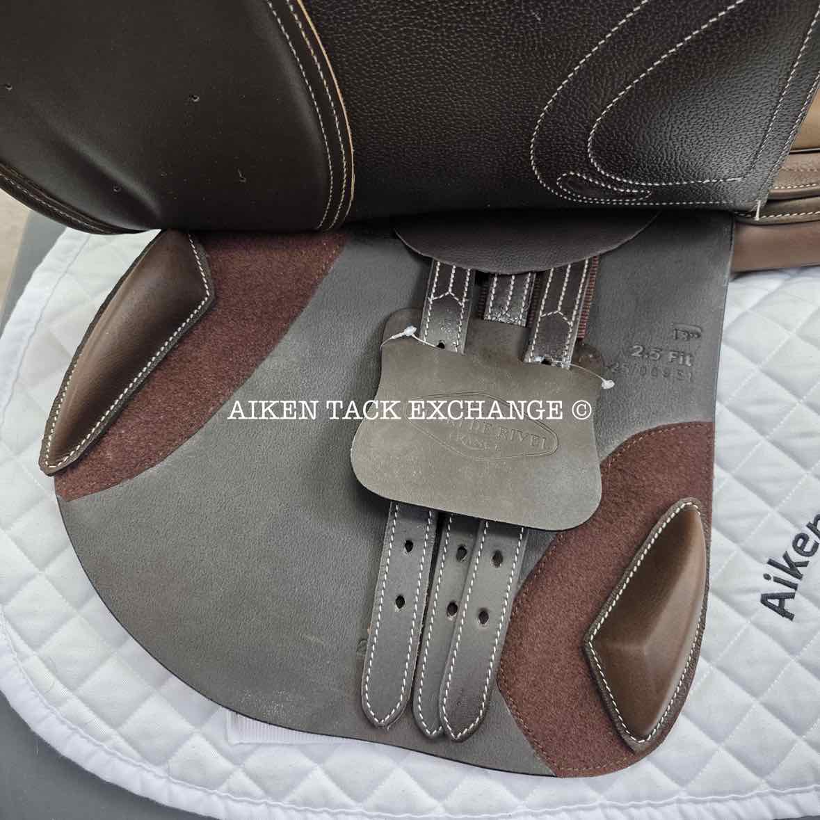 HDR - Henri de Rivel Evolution IGP Close Contact Jump Saddle, 18" Seat, Adjustable Tree - Changeable Gullet, Foam Panels
