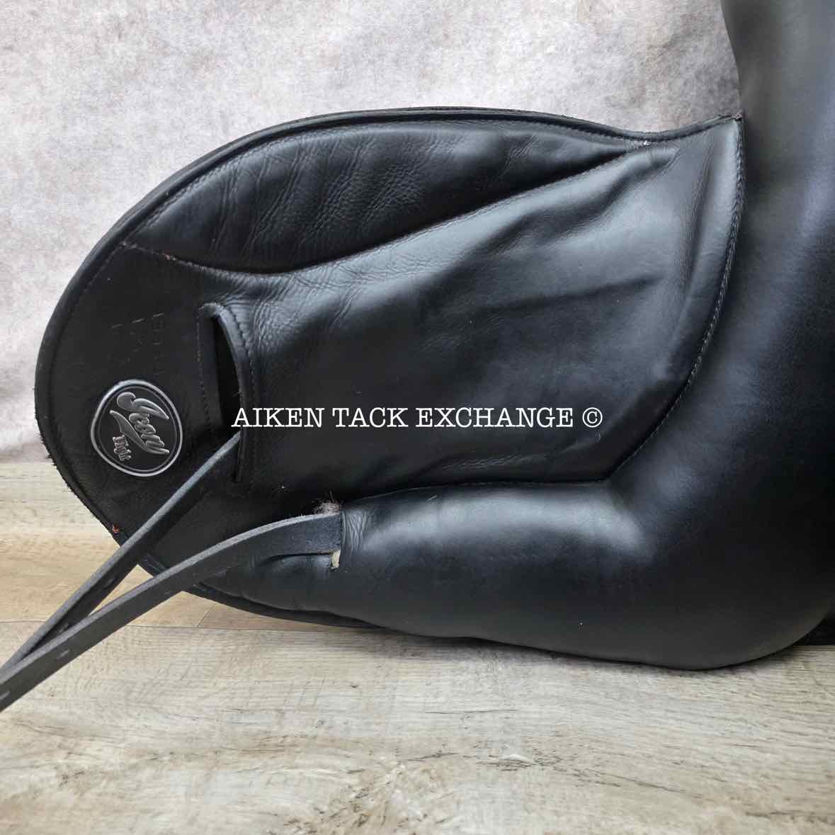 2018 Custom Saddlery Icon Flight Monoflap Dressage Saddle, 17.5" Seat, Adjustable Tree, Wool Flocked Panels