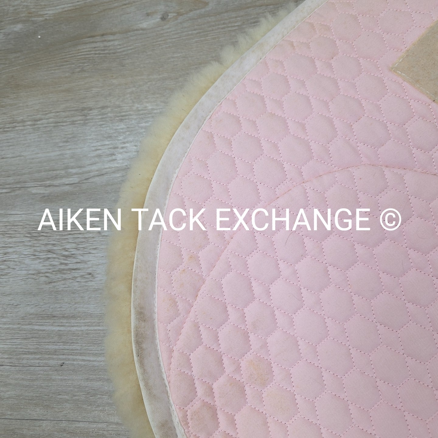 Mattes Sheepskin Saddle Pad for Treeless Saddle, Size Medium
