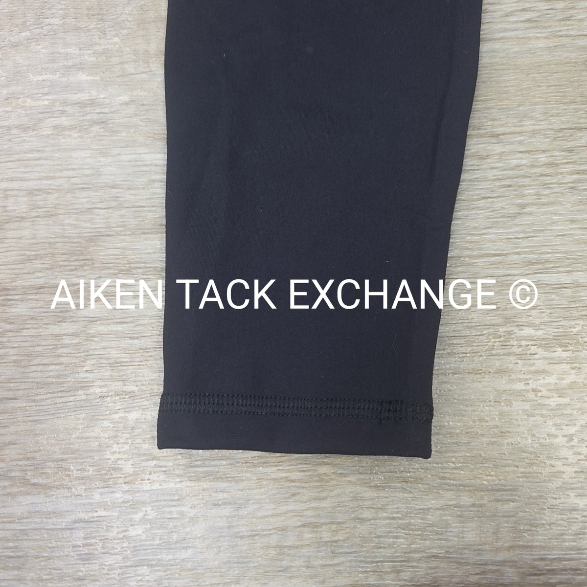 Avalanche Outdoor Supply Co. Compression Leggings, Size Medium