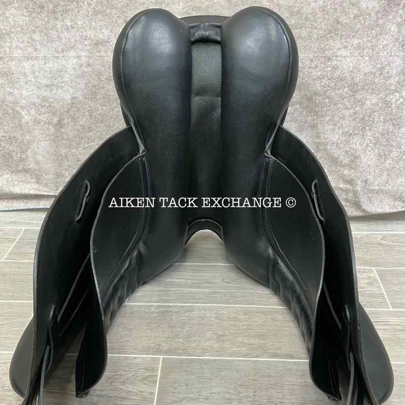 2011 County Fusion Dressage Saddle, 18" Seat, Medium Tree, Wool Flocked Panels