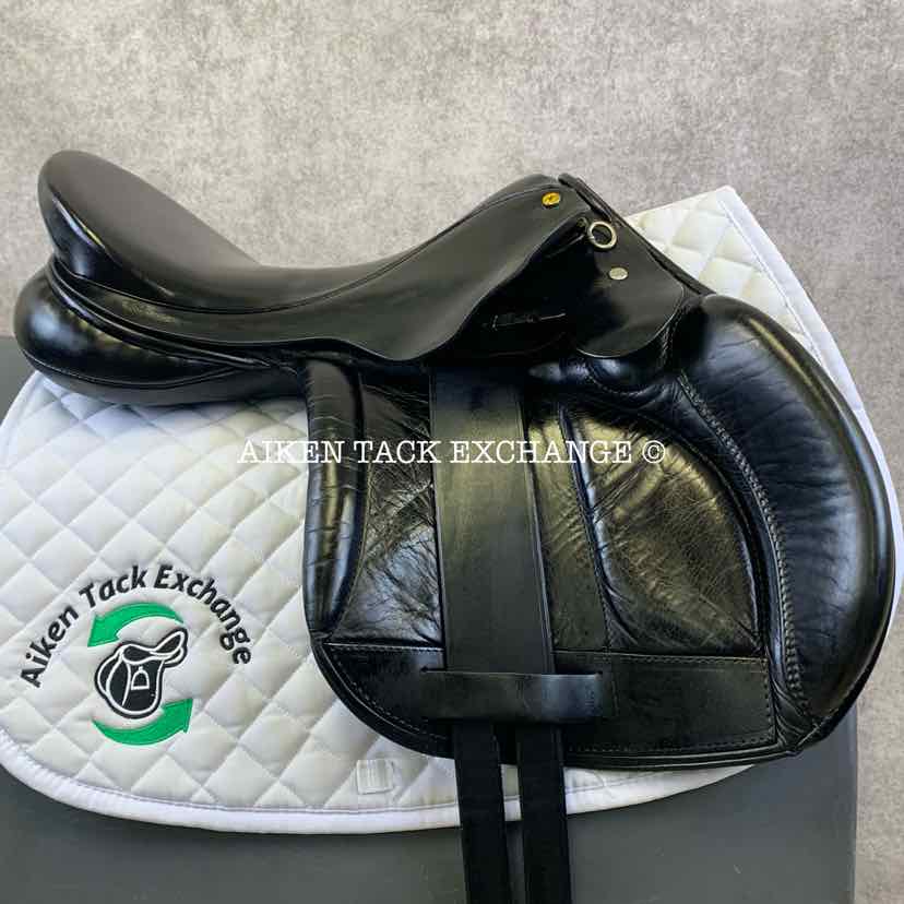 1999 Black Country Pedigree Vinici Monoflap Jump Saddle, 17" Seat, Medium Wide Tree, Wool Flocked Panels