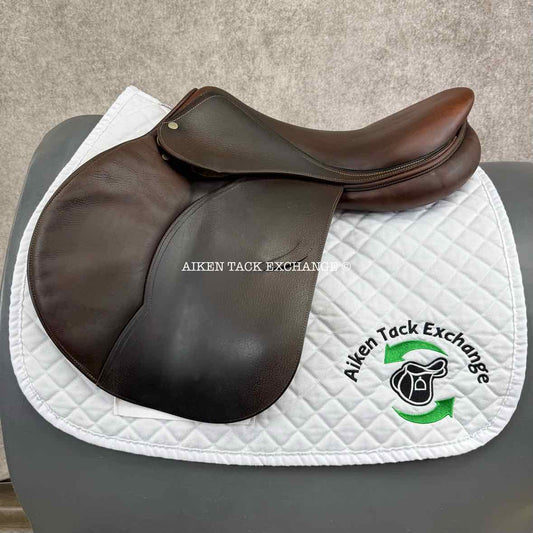 2009 Devoucoux Oldara Close Contact Jump Saddle, 17.5" Seat, 2A Flap, M/MW Tree, Foam Panels