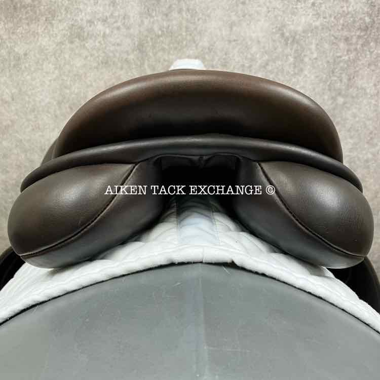 **SOLD** 2023 County Xtreme Monoflap Jump Saddle, 17.5" Seat, Medium Tree, Wool Flocked Panels