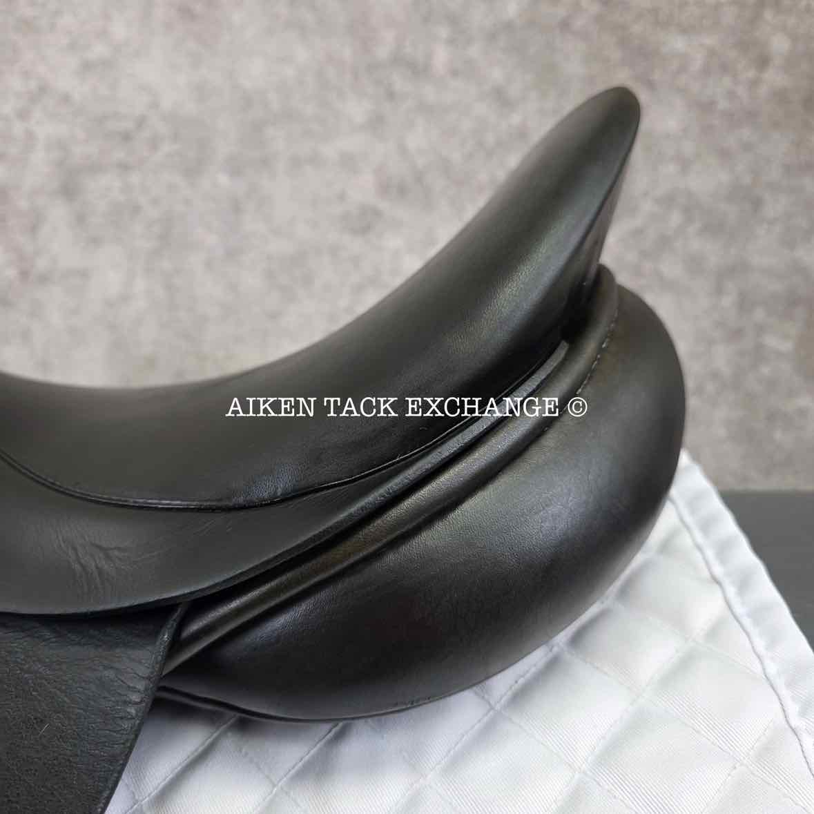 1995 County Competitor Dressage Saddle, 17.5" Seat, Medium Tree, Wool Flocked Panels