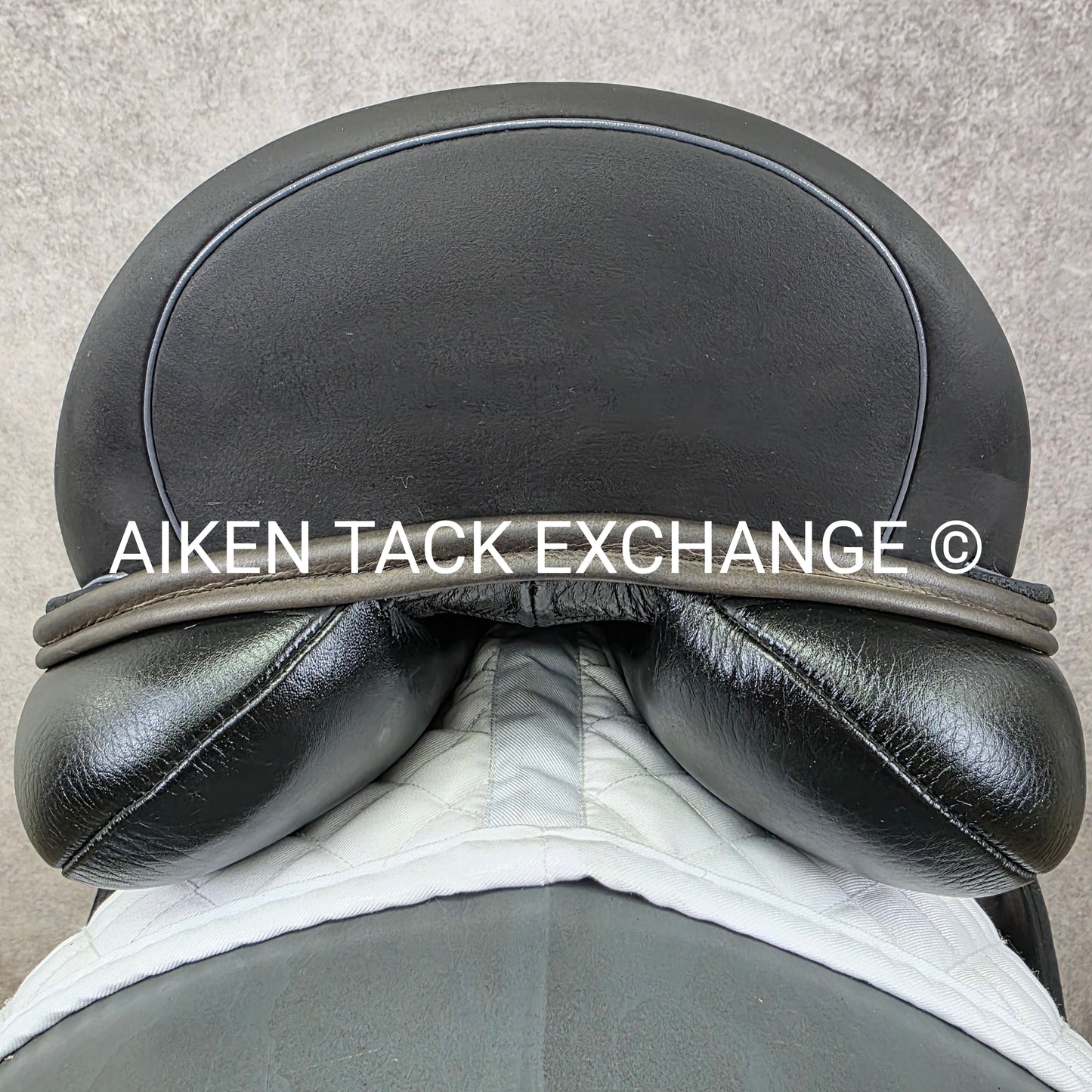 2021 Custom Saddlery Advantage R Monoflap Dressage Saddle, 18" Seat, Adjustable Tree, Wool Flocked Panels