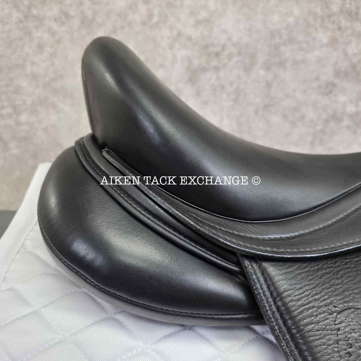 2015 MacRider Lexington Dressage Saddle, 17.5" Seat, Medium Tree, Wool Flocked Panels