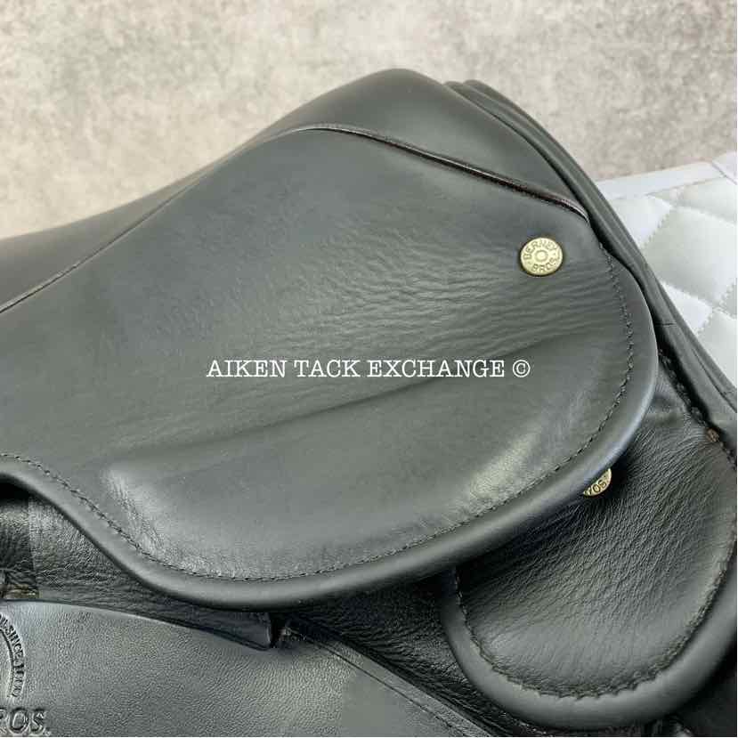 **SOLD** 2020 Berney Brothers Grand Olympic Monoflap Jump Saddle, 17" Seat, Medium Tree, Wool Flocked Panels