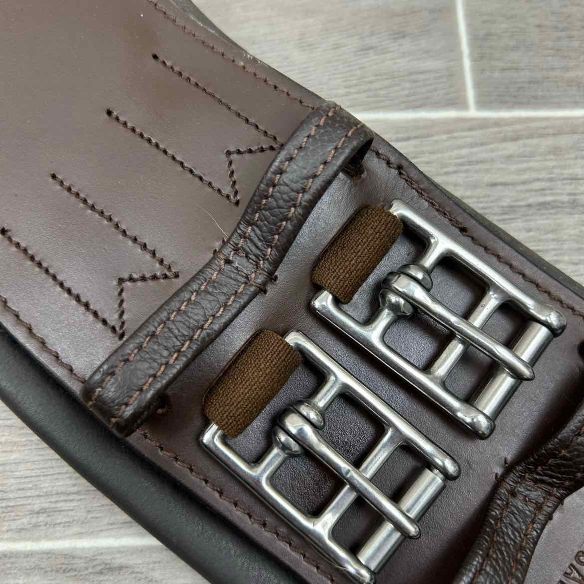 Total Saddle Fit StretchTec Shoulder Relief Dressage Girth with Leather Liner