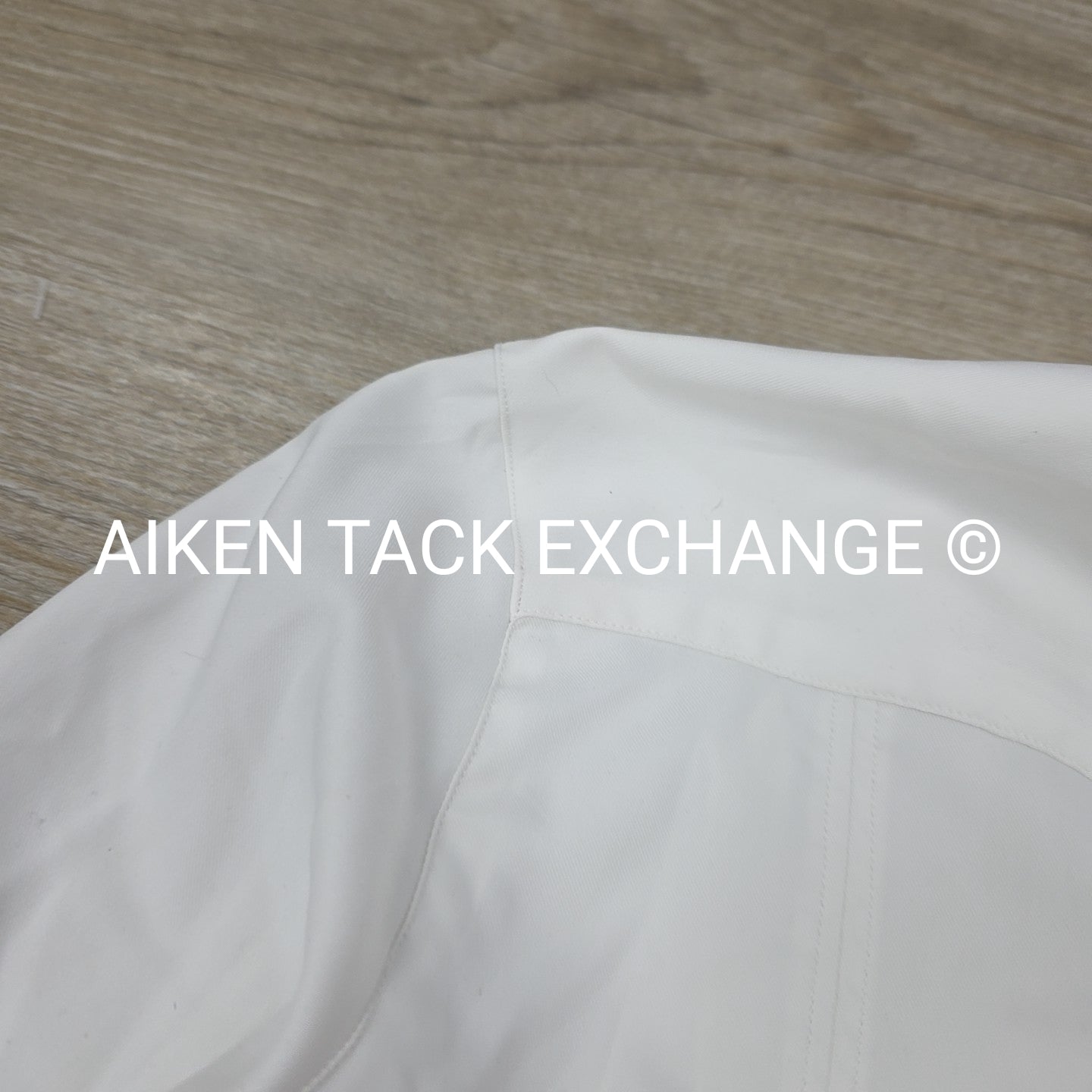 Essex Classics Long Sleeve Show Shirt, Size Medium