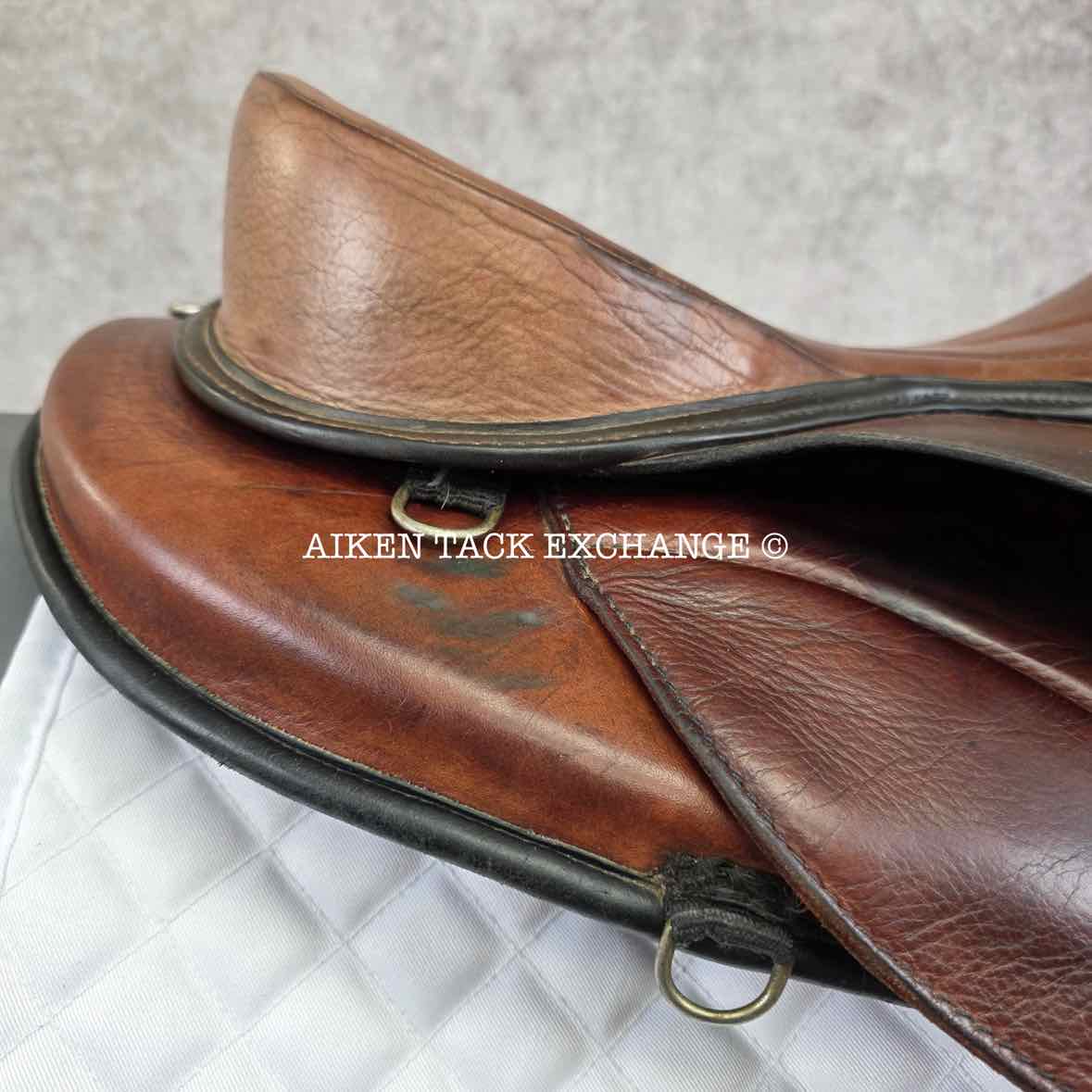 Freeform Lightweight Treeless Endurance Saddle, 17" Seat