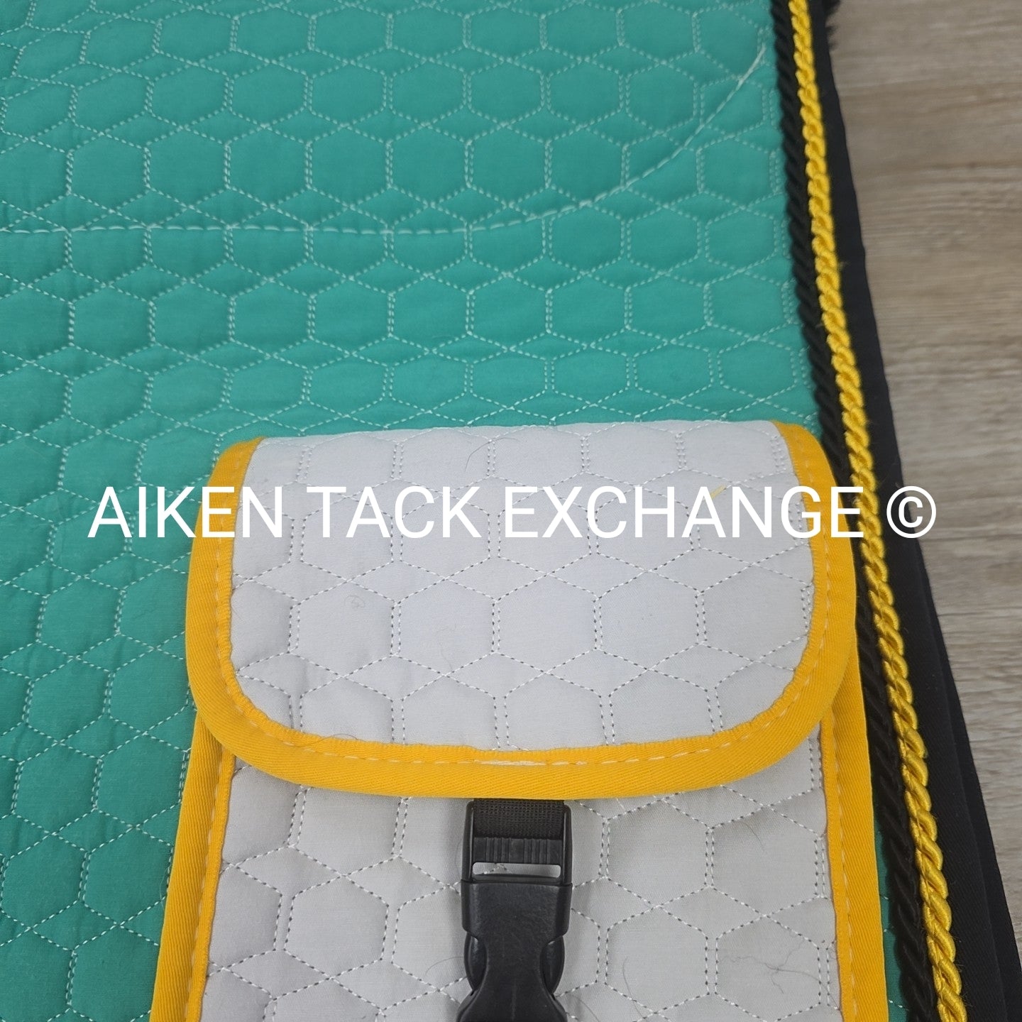 Mattes Dressage Trekking Saddle Pad with Sheepskin, Size Medium