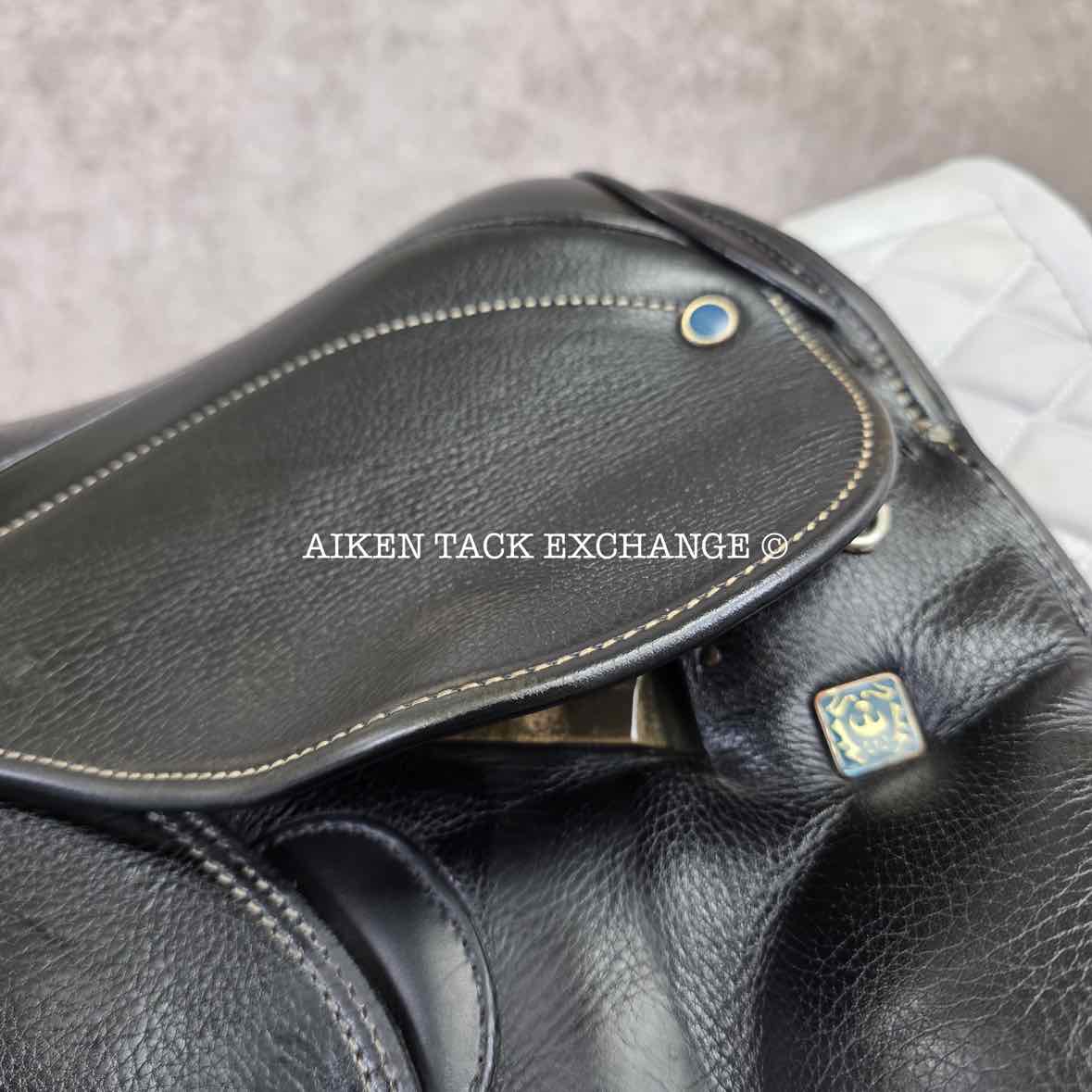 2015 Stubben Genesis Deluxe CL NT Dressage Saddle, 17.5" Seat with Biomex, 28cm Tree - Medium Narrow, Wool Flocked Panels