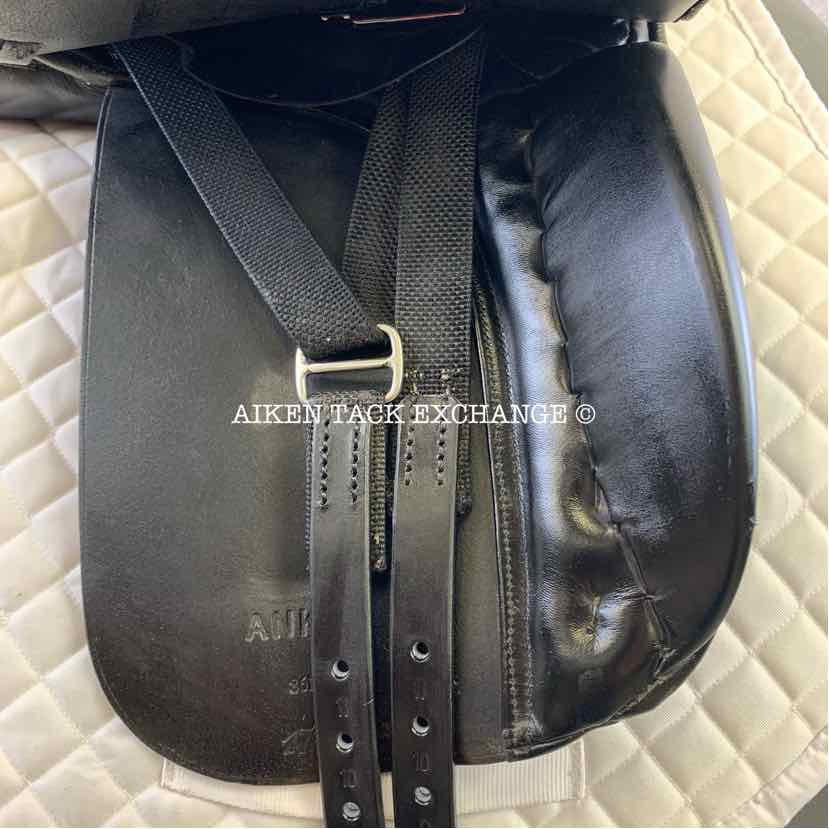 Anky Dressage Saddle, 17.5" Seat, Medium Tree, Wool Flocked Panels