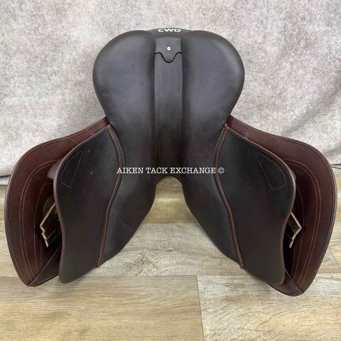 2019 CWD SE32 2GS Mademoiselle Close Contact Jump Saddle, 17" Seat - S1, 3L Flap, Dynamick Flex Tree - Medium, Full Buffalo Leather