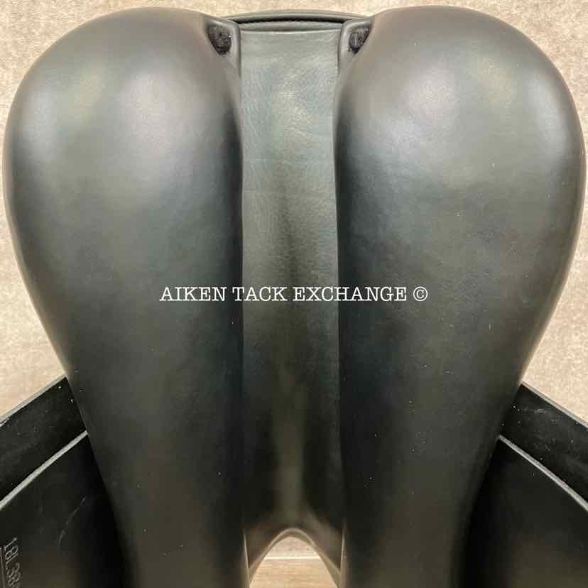 2009 Amerigo Vega Dressage Saddle, 18" Seat, Medium Tree, Wool Flocked Panels