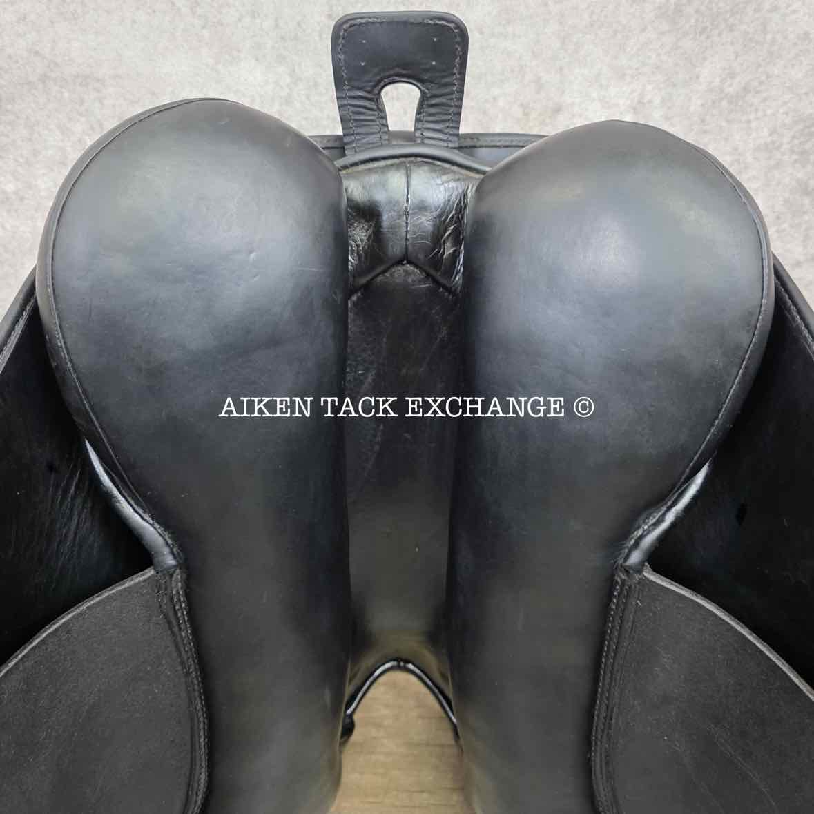 Zaldi Luso Deluxe Portuguese Dressage Saddle, 17" Seat, M/MW Tree, Wool Flocked Panels, Comes with Matching Tack & Accessories