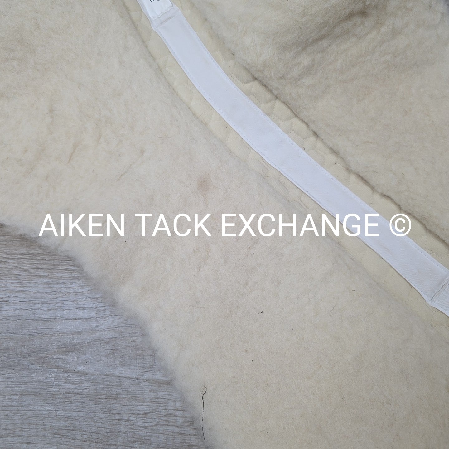 Mattes Gold Correction Sheepskin Half Pad, VS, Size Large