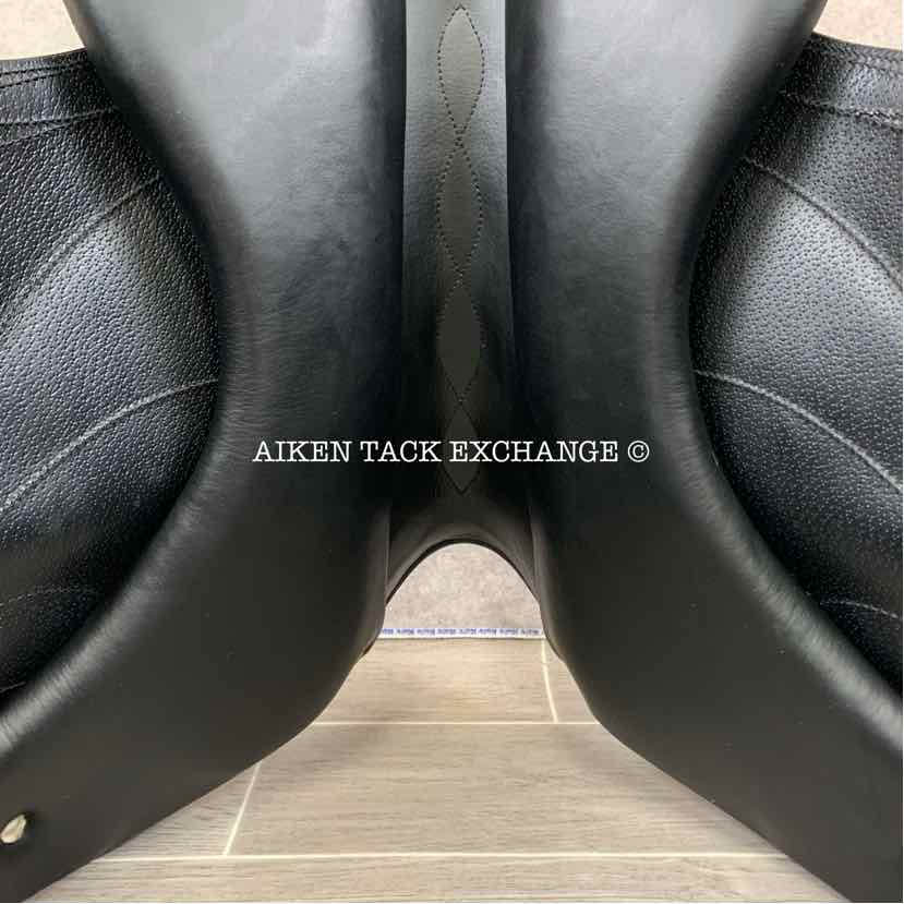 **SOLD** 2014 Antares Cadence Monoflap Dressage Saddle, 17.5" Seat, 1N Flap - Short, Medium Wide Tree, Foam Panels, Buffalo Leather