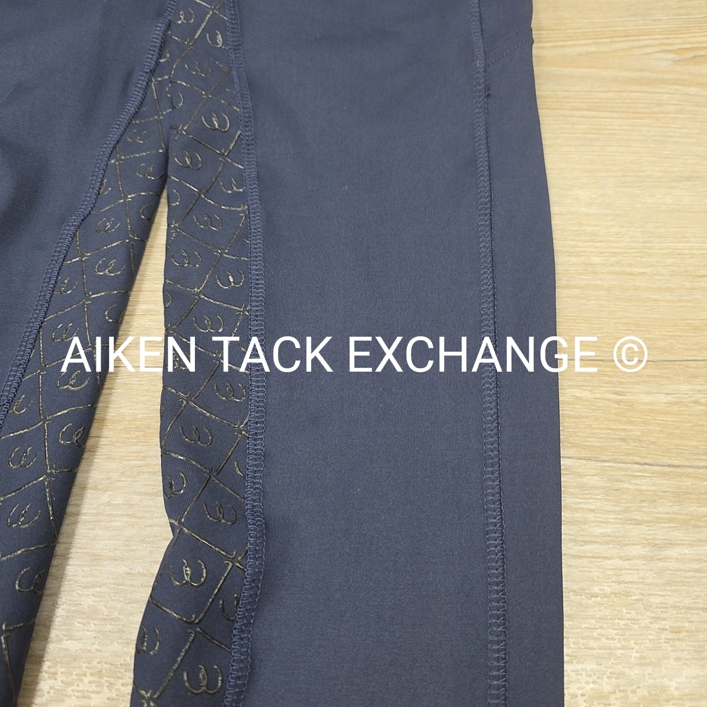 Ovation AeroWick Silicone Grip Full Seat Tights, Size Large