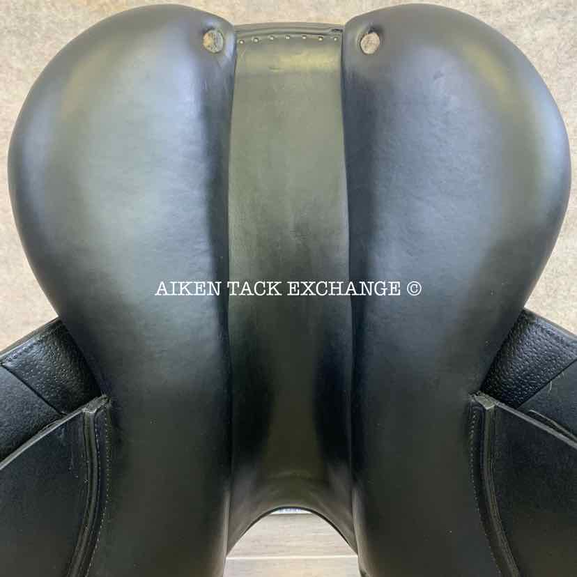 2014 CWD SE02 Close Contact Jump Saddle, 17" Seat, 2L Flap, Medium Wide Tree, Foam Panels