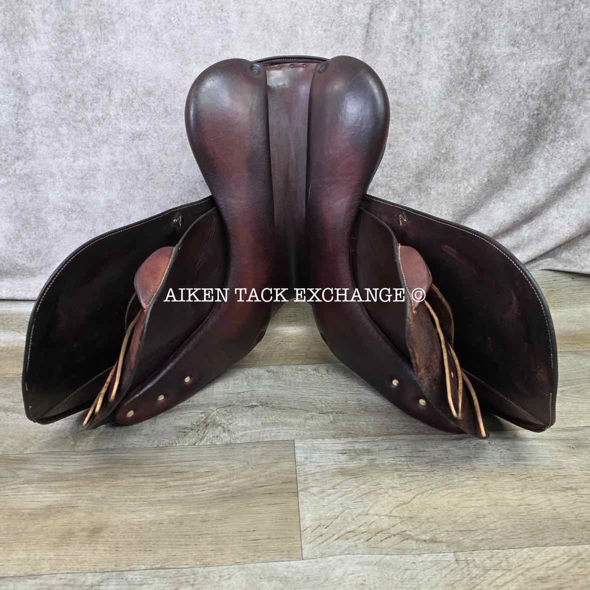 Circuit by Dover Saddlery Close Contact Jump Saddle, 17" Seat, Medium Tree, Foam Panels