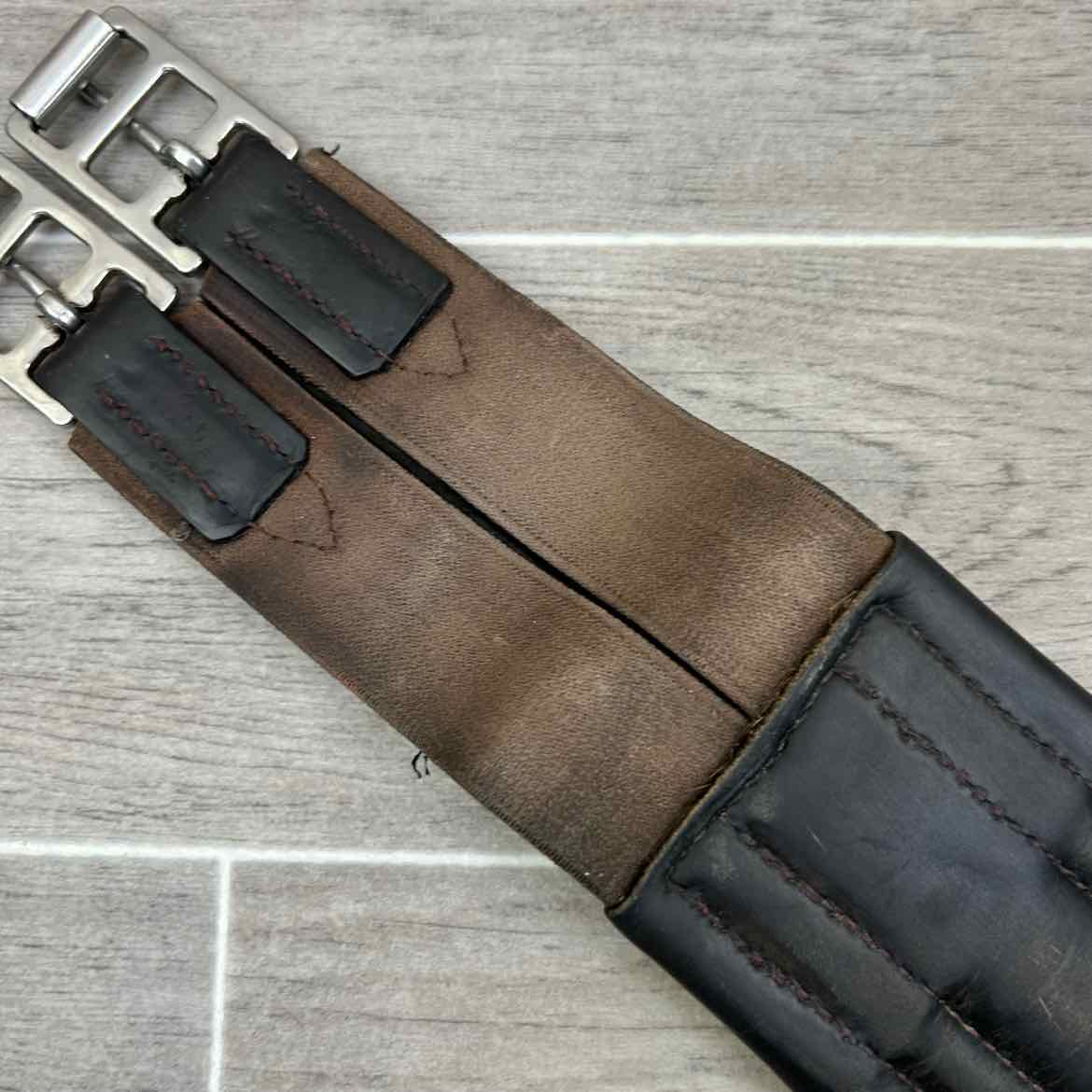 Country Logic Shoulder Relief Anatomic Girth, Brown, 48"